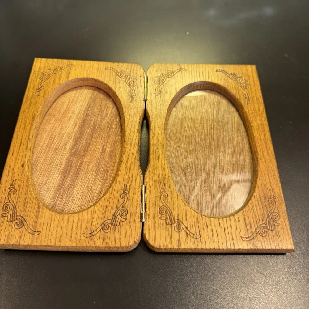 VINTAGE Light Wood Carved Double Oval Picture Frame Hinged Only One Side Glass